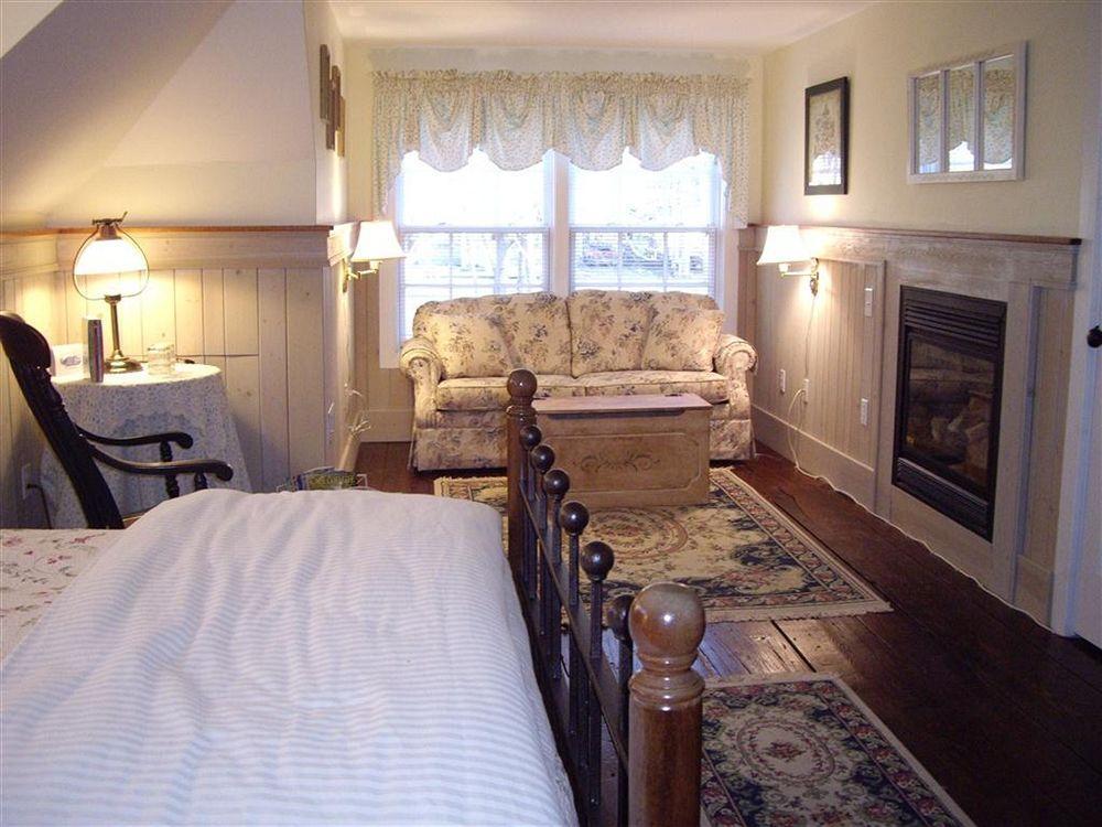 Isaiah Jones Homestead Bed And Breakfast Сэндвич Экстерьер фото