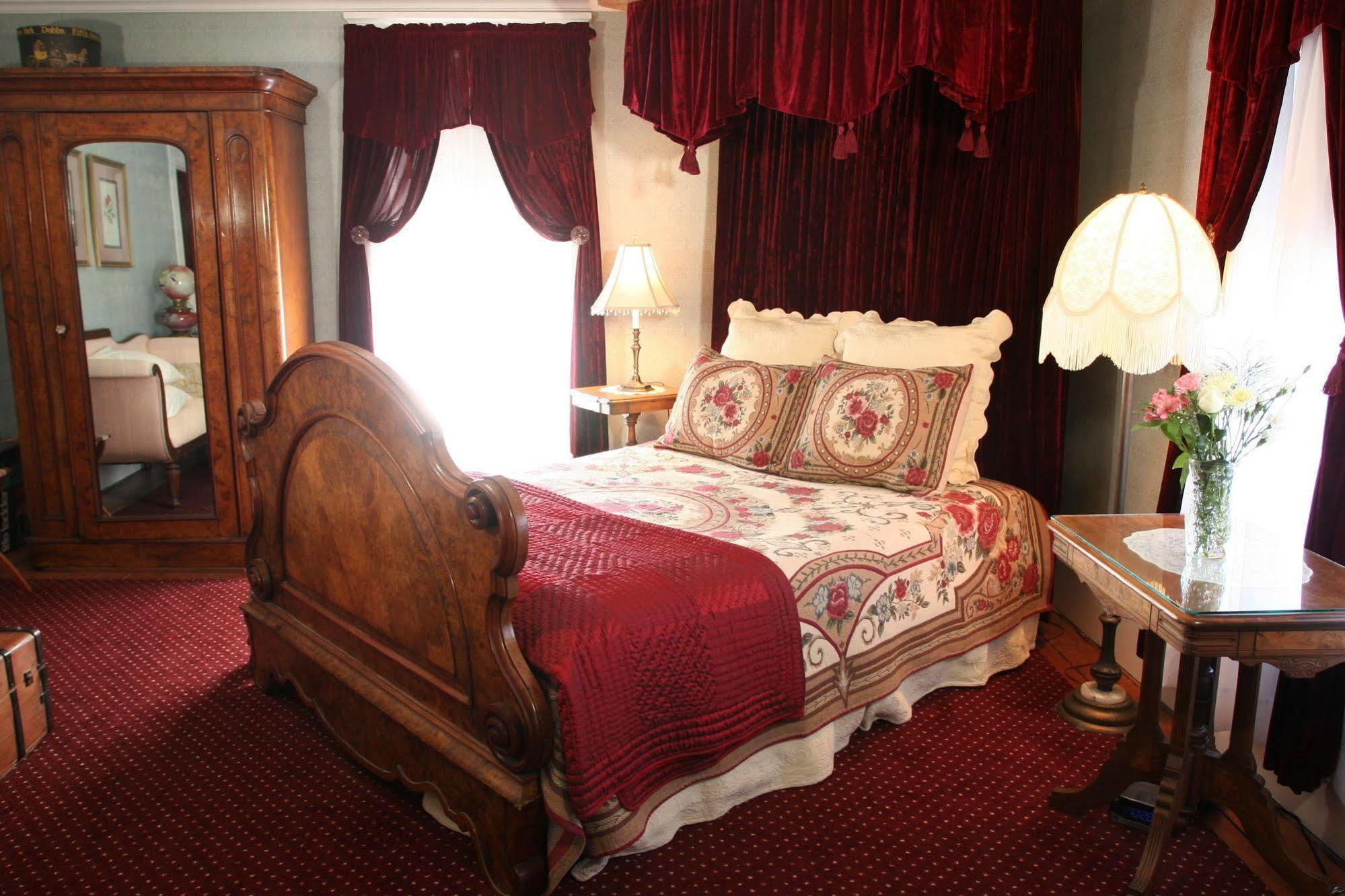 Isaiah Jones Homestead Bed And Breakfast Сэндвич Экстерьер фото