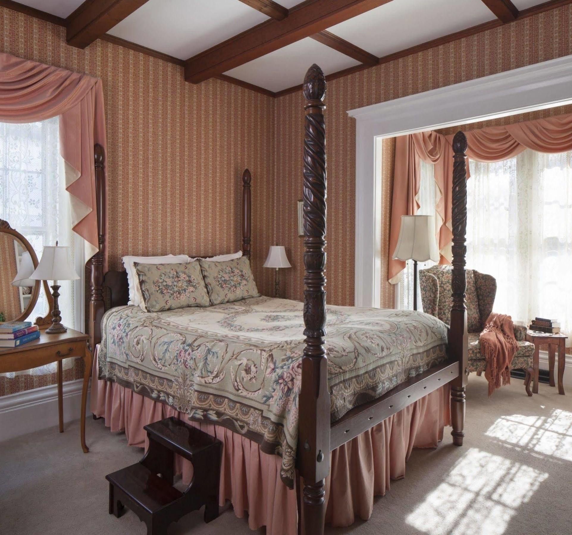 Isaiah Jones Homestead Bed And Breakfast Сэндвич Экстерьер фото