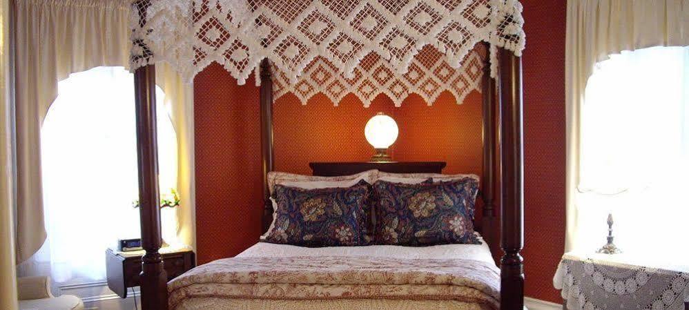 Isaiah Jones Homestead Bed And Breakfast Сэндвич Экстерьер фото